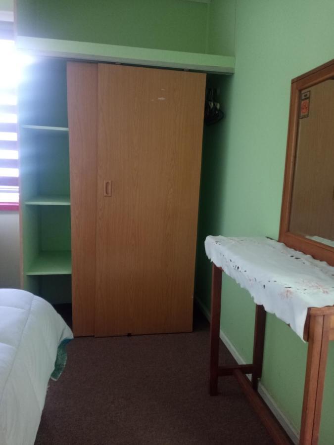 Hostal El Toque De Pilar プンタアレナス エクステリア 写真