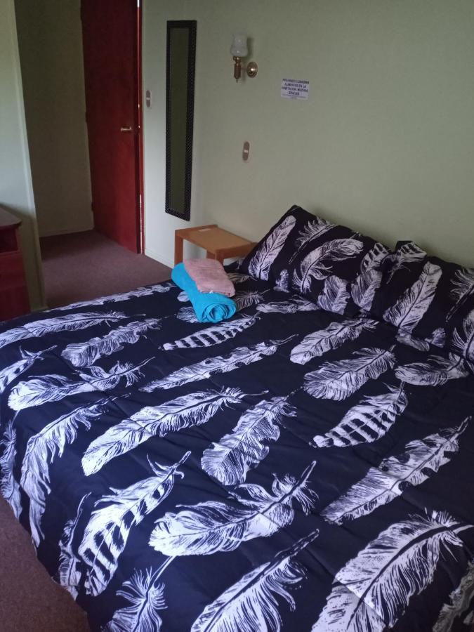 Hostal El Toque De Pilar プンタアレナス エクステリア 写真