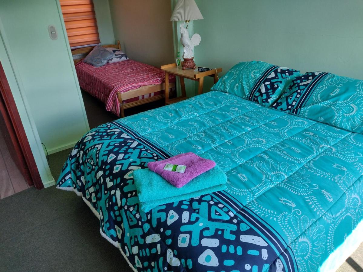 Hostal El Toque De Pilar プンタアレナス エクステリア 写真