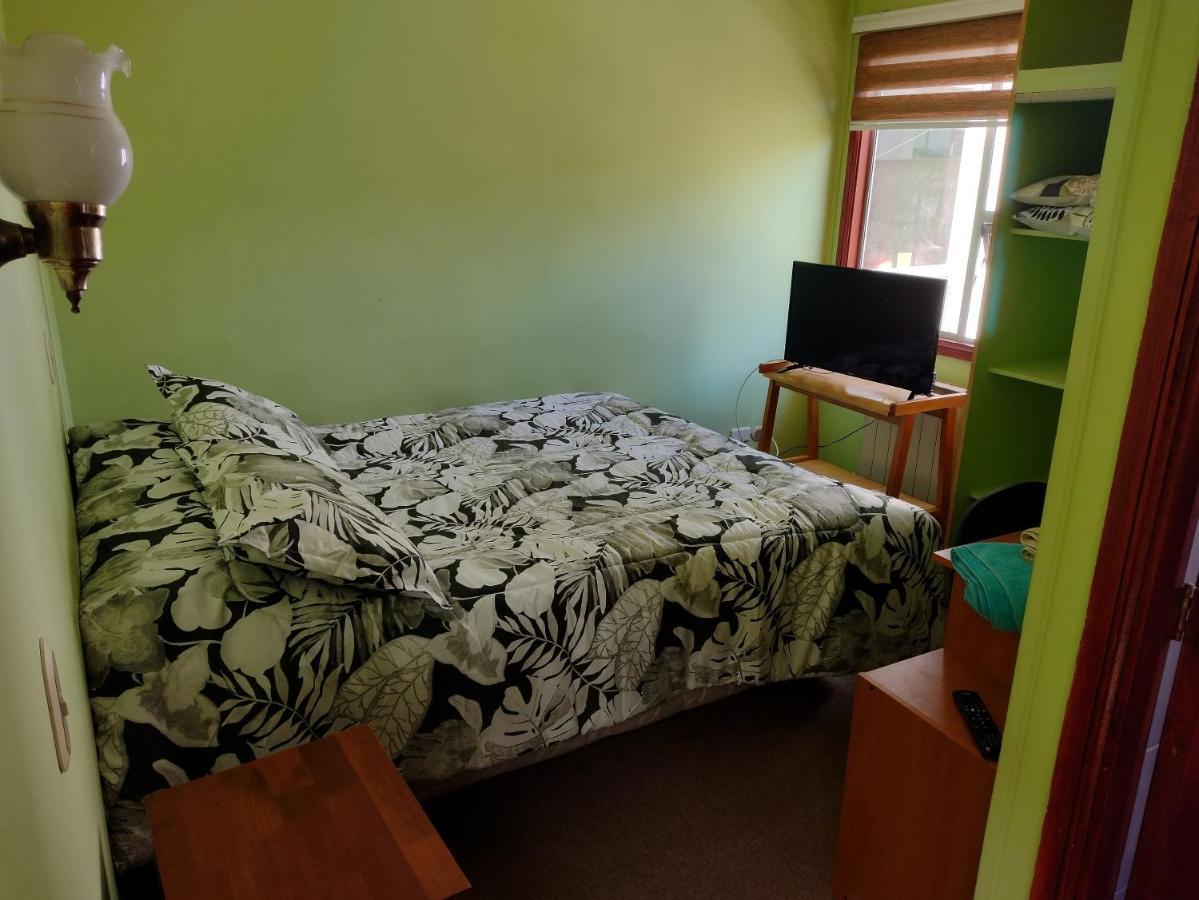 Hostal El Toque De Pilar プンタアレナス エクステリア 写真