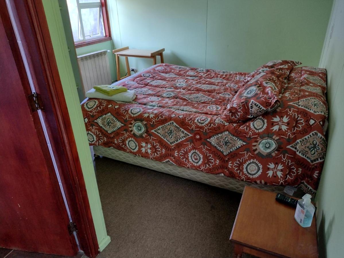 Hostal El Toque De Pilar プンタアレナス エクステリア 写真