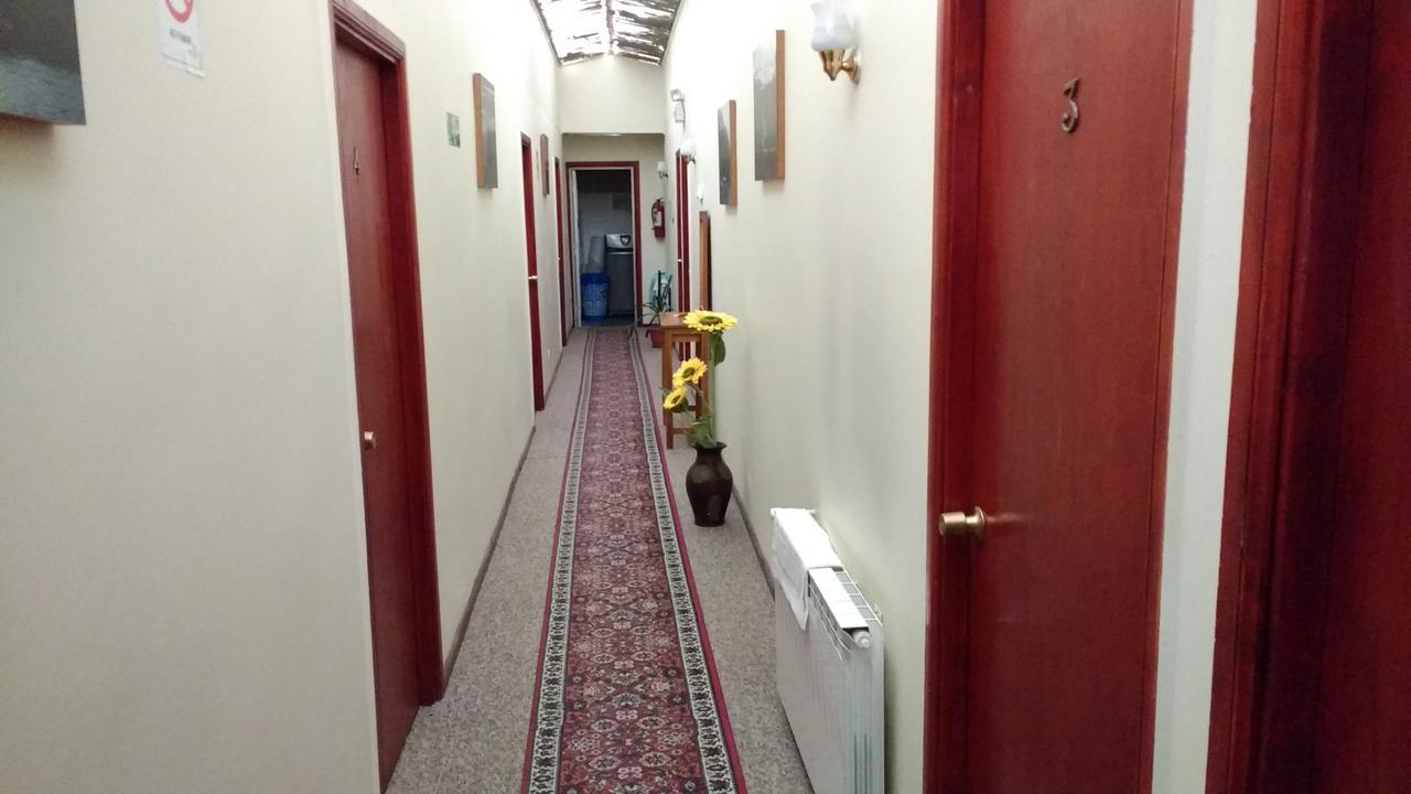 Hostal El Toque De Pilar プンタアレナス エクステリア 写真