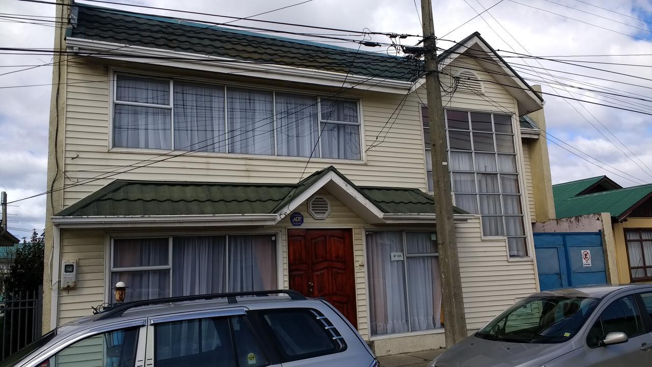 Hostal El Toque De Pilar プンタアレナス エクステリア 写真