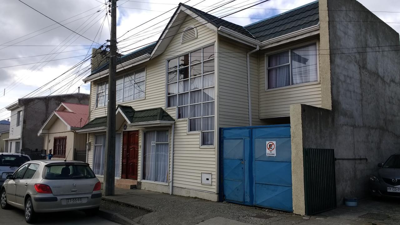 Hostal El Toque De Pilar プンタアレナス エクステリア 写真