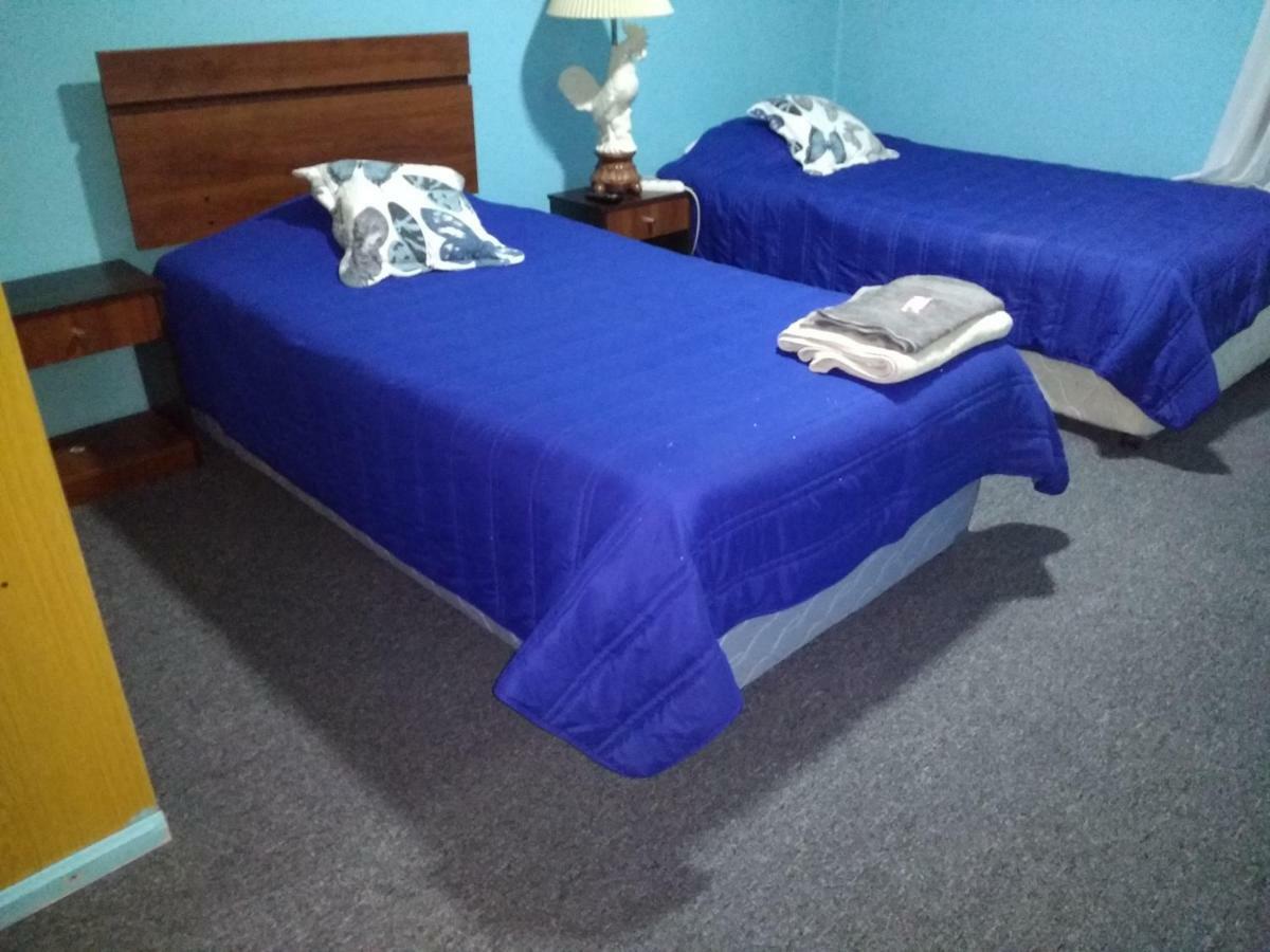Hostal El Toque De Pilar プンタアレナス エクステリア 写真