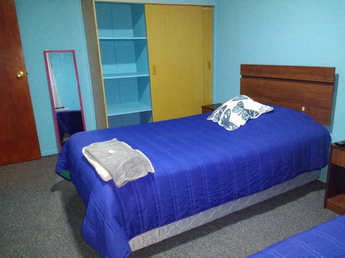 Hostal El Toque De Pilar プンタアレナス エクステリア 写真